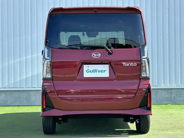 ダイハツ タント カスタム X 香川県 2023(令5)年 0.7万km ファイアークォーツレッドM 登録時走行距離：6138km/スマートアシスト/→衝突回避支援ブレーキ/→車線逸脱警報機能/→先行車発進お知らせ機能/純正7型ナビ/→ＣＤ／ＤＶＤ/→フルセグTV/バックカメラ/両側パワースライドドア/ハーフレザーシート/前席シートヒーター/ステアリングリモコン/LEDヘッドライト/オートライト/ドライブレコーダー/純正14インチアルミホイール/純正フロアマット/スマートキー/プッシュスタート/電動格納ウィンカーミラー/バイザー