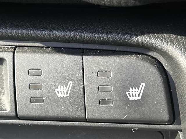 マツダ ロードスター RS 三重県 2016(平28)年 13.2万km ソウルレッドプレミアムメタリック 純正ナビ/ＢＳＭ/ＥＴＣ/スペアキー/シートヒーター/USB給電/レーンキープアシスト/LEDヘッドライト/ステアリングスイッチ/オートライト/RECAROシート/MT車/禁煙車