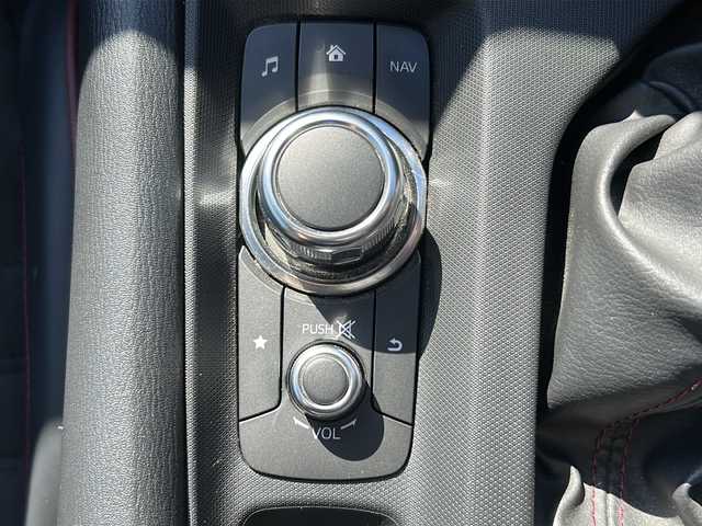 マツダ ロードスター RS 三重県 2016(平28)年 13.2万km ソウルレッドプレミアムメタリック 純正ナビ/ＢＳＭ/ＥＴＣ/スペアキー/シートヒーター/USB給電/レーンキープアシスト/LEDヘッドライト/ステアリングスイッチ/オートライト/RECAROシート/MT車/禁煙車