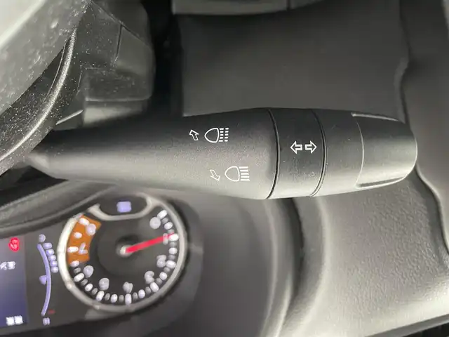 クライスラー・ジープ ジープ レネゲード ロンジチュード 富山県 2020(令2)年 4.8万km ガンＭ ワンオーナー/純正ディスプレイオーディオ(AM/FM/BT/USB/AUX)/バックカメラ/クルーズコントロール/レーンキープアシスト/衝突軽減ブレーキ/ブラインドスポットモニター/電動パーキングブレーキ/後方コーナーセンサー/ルーフレール/アイドリングストップ/横滑り防止装置/純正AW/純正フロアマット/ハロゲンヘッドライト/フォグランプ/プッシュスタート/スマートキー/スペアキー1本/取扱説明書/保証書