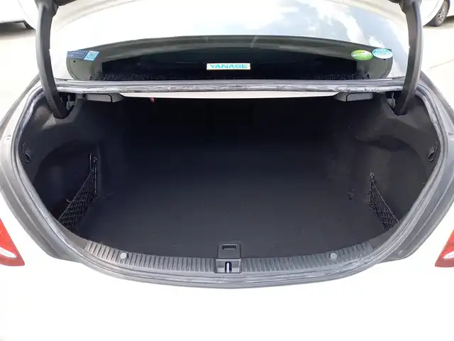 メルセデス・ベンツ Ｃ２００ アバンギャルド AMGライン 福井県 2014(平26)年 4.9万km ポーラホワイト ワンオーナー車/純正18インチAW/本革シート/前席パワーシート/電動トランクリッド/パドルシフト/前後コーナーセンサー/クルーズコントロール/LEDヘッドライト/Rフォグ/バックカメラ/純正HDDナビ/フルセグテレビ/横滑り防止装置/盗難防止装置/アイドリングストップ/純正フロアマット/スマートキー