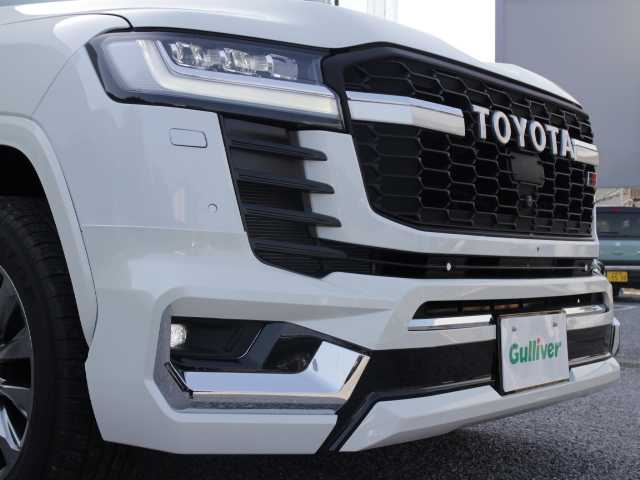 トヨタ ランドクルーザー AX 千葉県 2023(令5)年 0.1万km未満 ホワイトパールクリスタルシャイン ＧＲグリル/ＺＸルック/サンルーフ/純正１２．３型ナビ/AM/FM/Bluetooth/USB/Miracast/全方位カメラ/ブラインドスポットモニター(BSM)/レーダークルーズコントロール/衝突軽減ブレーキ/ＬＥＤヘッドライト/オートハイビーム/オートライト/AC100V電源/取扱説明書　/保証書