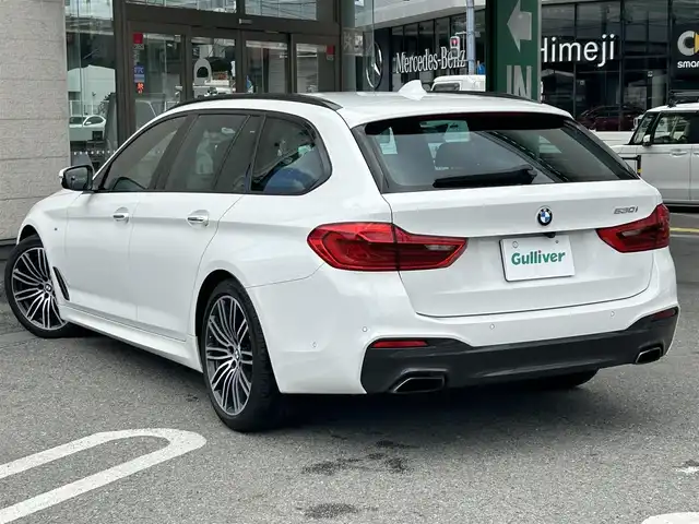ＢＭＷ ５３０ｉ ツーリング Mスポーツ 兵庫県 2017(平29)年 4.4万km 白 ワンオーナー/純正ナビ(AM.FM.BT.USB)/バックカメラ/ETC/レーダークルーズコントロール/ドライブレコーダー/衝突軽減ブレーキ/パドルシフト/ルーフレール/レザーシート/シートヒーター/パワーシート/シートメモリ機能/オートライト/オートハイビーム/スマートキー/スペアキー/純正フロアマット/取扱説明書・保証書