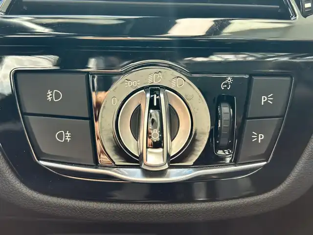 ＢＭＷ ５３０ｉ ツーリング Mスポーツ 兵庫県 2017(平29)年 4.4万km 白 ワンオーナー/純正ナビ(AM.FM.BT.USB)/バックカメラ/ETC/レーダークルーズコントロール/ドライブレコーダー/衝突軽減ブレーキ/パドルシフト/ルーフレール/レザーシート/シートヒーター/パワーシート/シートメモリ機能/オートライト/オートハイビーム/スマートキー/スペアキー/純正フロアマット/取扱説明書・保証書