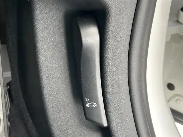 ＢＭＷ ５３０ｉ ツーリング Mスポーツ 兵庫県 2017(平29)年 4.4万km 白 ワンオーナー/純正ナビ(AM.FM.BT.USB)/バックカメラ/ETC/レーダークルーズコントロール/ドライブレコーダー/衝突軽減ブレーキ/パドルシフト/ルーフレール/レザーシート/シートヒーター/パワーシート/シートメモリ機能/オートライト/オートハイビーム/スマートキー/スペアキー/純正フロアマット/取扱説明書・保証書
