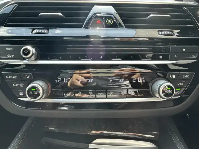 ＢＭＷ ５３０ｉ ツーリング Mスポーツ 兵庫県 2017(平29)年 4.4万km 白 ワンオーナー/純正ナビ(AM.FM.BT.USB)/バックカメラ/ETC/レーダークルーズコントロール/ドライブレコーダー/衝突軽減ブレーキ/パドルシフト/ルーフレール/レザーシート/シートヒーター/パワーシート/シートメモリ機能/オートライト/オートハイビーム/スマートキー/スペアキー/純正フロアマット/取扱説明書・保証書