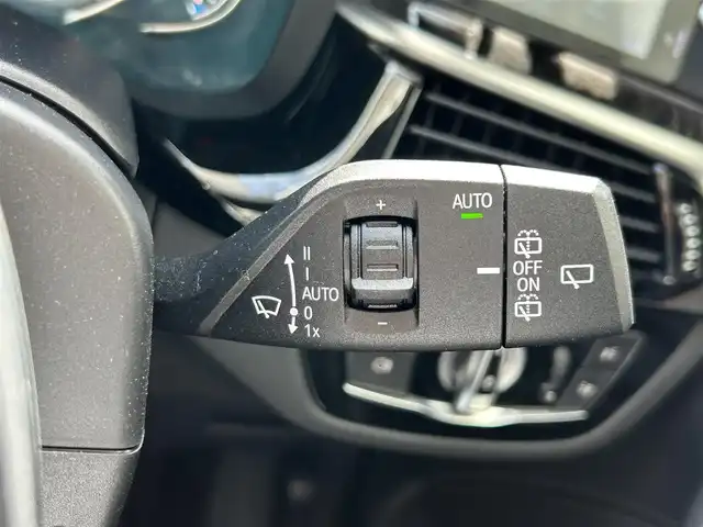 ＢＭＷ ５３０ｉ ツーリング Mスポーツ 兵庫県 2017(平29)年 4.4万km 白 ワンオーナー/純正ナビ(AM.FM.BT.USB)/バックカメラ/ETC/レーダークルーズコントロール/ドライブレコーダー/衝突軽減ブレーキ/パドルシフト/ルーフレール/レザーシート/シートヒーター/パワーシート/シートメモリ機能/オートライト/オートハイビーム/スマートキー/スペアキー/純正フロアマット/取扱説明書・保証書