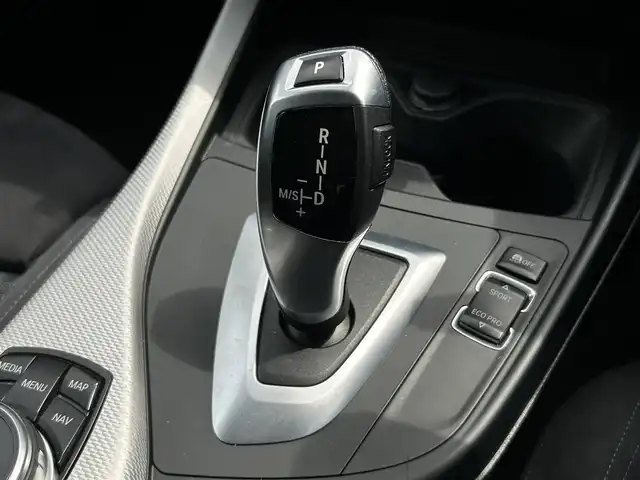 ＢＭＷ １１８ｄ Mスポーツ 茨城県 2016(平28)年 4万km 黒 後期型/インテリジェントセーフティ/レーンディパーチャーウォーニング/クルーズコントロール　/PDC /Bカメラ 　/純正ナビ /CD /DVD /BT /USB /ETC /LEDヘッドライト /ブラックグリル /Mスポーツブルーキャリパー /Mスポーツ18インチAW/禁煙車