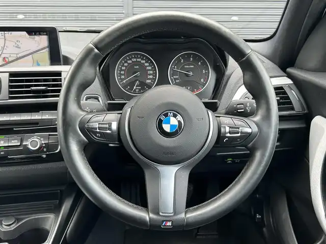 ＢＭＷ １１８ｄ Mスポーツ 茨城県 2016(平28)年 4万km 黒 後期型/インテリジェントセーフティ/レーンディパーチャーウォーニング/クルーズコントロール　/PDC /Bカメラ 　/純正ナビ /CD /DVD /BT /USB /ETC /LEDヘッドライト /ブラックグリル /Mスポーツブルーキャリパー /Mスポーツ18インチAW/禁煙車