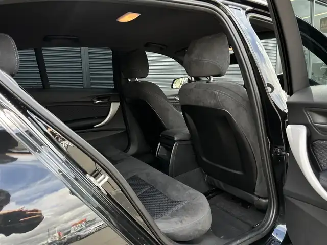 ＢＭＷ １１８ｄ Mスポーツ 茨城県 2016(平28)年 4万km 黒 後期型/インテリジェントセーフティ/レーンディパーチャーウォーニング/クルーズコントロール　/PDC /Bカメラ 　/純正ナビ /CD /DVD /BT /USB /ETC /LEDヘッドライト /ブラックグリル /Mスポーツブルーキャリパー /Mスポーツ18インチAW/禁煙車