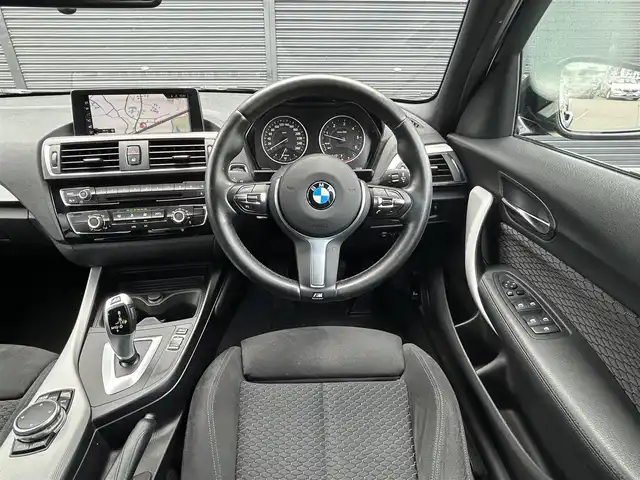 ＢＭＷ １１８ｄ Mスポーツ 茨城県 2016(平28)年 4万km 黒 後期型/インテリジェントセーフティ/レーンディパーチャーウォーニング/クルーズコントロール　/PDC /Bカメラ 　/純正ナビ /CD /DVD /BT /USB /ETC /LEDヘッドライト /ブラックグリル /Mスポーツブルーキャリパー /Mスポーツ18インチAW/禁煙車