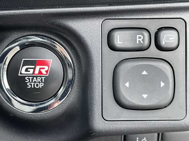 トヨタ アクア G GRスポーツ 岡山県 2020(令2)年 7.6万km ブラックマイカ 登録時走行距離75649km/純正7インチナビ/フルセグTV(AM.FM.CD.DVD.TV.BT)/サイドエアロ/バックカメラ/ETC/ドライブレコーダー/衝突軽減ブレーキ/横滑り防止装置/クルーズコントロール/レーンキープアシスト/オートマチックハイビーム/アイドリングストップ/16インチ純正AW/純正フロアマット/ドアバイザー