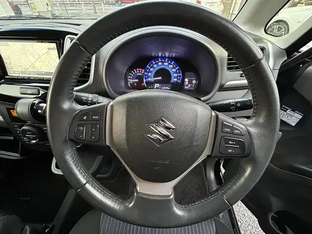 スズキ ソリオ バンディット DJE 愛知県 2015(平27)年 6.3万km コメットグリーン ワンオーナー/社外ナビ（AM/FM/CD/DVD/BT/フルセグTV）/両側パワスラ/バックカメラ/クルーズコントロール/ビルドインETC/純正アルミホイール/スマートキー/スペアキー×1/ステアリングスイッチ/電動格納ドアミラー/ドアバイザー