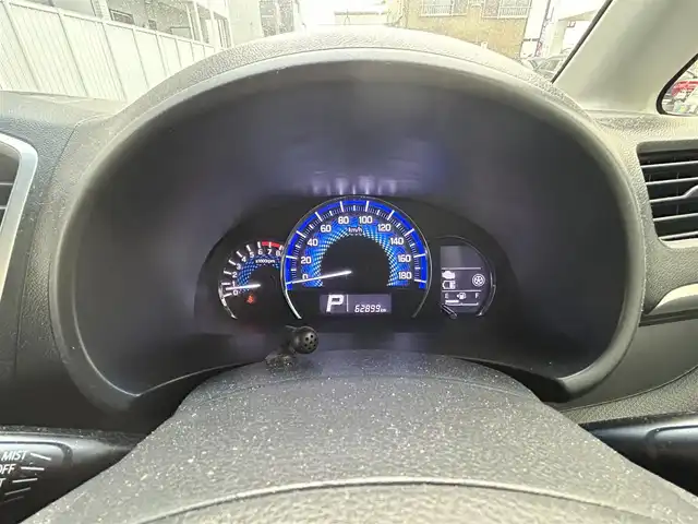 スズキ ソリオ バンディット DJE 愛知県 2015(平27)年 6.3万km コメットグリーン ワンオーナー/社外ナビ（AM/FM/CD/DVD/BT/フルセグTV）/両側パワスラ/バックカメラ/クルーズコントロール/ビルドインETC/純正アルミホイール/スマートキー/スペアキー×1/ステアリングスイッチ/電動格納ドアミラー/ドアバイザー