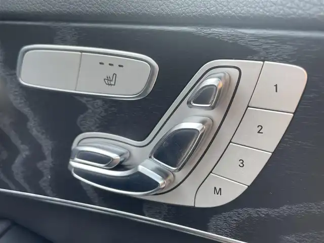 メルセデス・ベンツ Ｃ２２０ｄ アバンギャルド　AMGライン 滋賀県 2019(令1)年 4.3万km イリジウムシルバー レーダーセーフティパッケージ/黒革シート/前席シートヒーター/前席パワーシート/純正ナビ/・フルセグTV/BT/USB/バックカメラ/ACC/アクティブブレーキアシスト/LKA/BSM/衝突軽減ブレーキ/ドラレコ前後