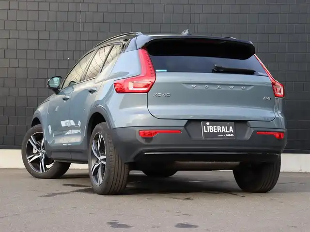 ボルボ ボルボ ＸＣ４０ B4 AWD Rデザイン 宮城県 2021(令3)年 2.8万km グレーⅡ ワンオーナー/純正ナビＴＶ/・フルセグ・ＵＳＢ・ＢＴ/３６０℃カメラ/パーキングアシスト/ハーマンカードンプレミアムサウンド/ハーフレザーシート/・左右パワーシート・Ｄ席メモリー機能付き/シートヒーター/ステアリングヒーター/パワーバックドア/アダプティブクルーズコントロール/インテリセーフ/・シティセーフティ/・レーンキーピングエイド/・ブラインドスポットアシスト/・クロストラフィックアラート/ドライブモードセレクト/社外ドライブレコーダー前後/ダイレクトルーフレール/オートハイビーム/オートブレーキホールド/カラーコード　７２８　サンダーグレーＭ