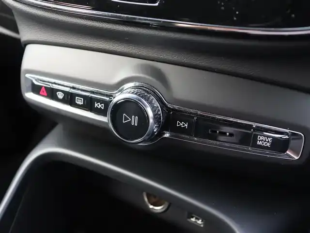 ボルボ ボルボ ＸＣ４０ B4 AWD Rデザイン 宮城県 2021(令3)年 2.8万km グレーⅡ ワンオーナー/純正ナビＴＶ/・フルセグ・ＵＳＢ・ＢＴ/３６０℃カメラ/パーキングアシスト/ハーマンカードンプレミアムサウンド/ハーフレザーシート/・左右パワーシート・Ｄ席メモリー機能付き/シートヒーター/ステアリングヒーター/パワーバックドア/アダプティブクルーズコントロール/インテリセーフ/・シティセーフティ/・レーンキーピングエイド/・ブラインドスポットアシスト/・クロストラフィックアラート/ドライブモードセレクト/社外ドライブレコーダー前後/ダイレクトルーフレール/オートハイビーム/オートブレーキホールド/カラーコード　７２８　サンダーグレーＭ