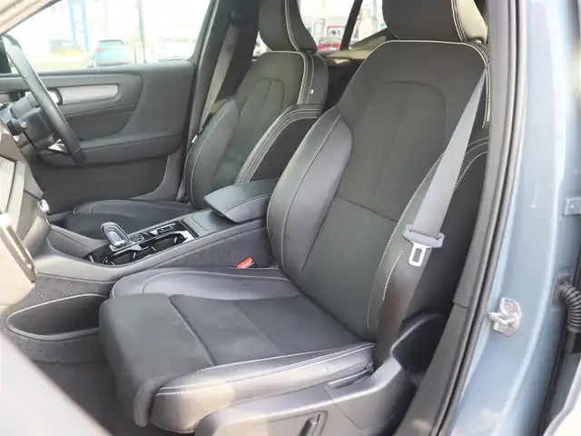 ボルボ ボルボ ＸＣ４０ B4 AWD Rデザイン 宮城県 2021(令3)年 2.8万km グレーⅡ ワンオーナー/純正ナビＴＶ/・フルセグ・ＵＳＢ・ＢＴ/３６０℃カメラ/パーキングアシスト/ハーマンカードンプレミアムサウンド/ハーフレザーシート/・左右パワーシート・Ｄ席メモリー機能付き/シートヒーター/ステアリングヒーター/パワーバックドア/アダプティブクルーズコントロール/インテリセーフ/・シティセーフティ/・レーンキーピングエイド/・ブラインドスポットアシスト/・クロストラフィックアラート/ドライブモードセレクト/社外ドライブレコーダー前後/ダイレクトルーフレール/オートハイビーム/オートブレーキホールド/カラーコード　７２８　サンダーグレーＭ