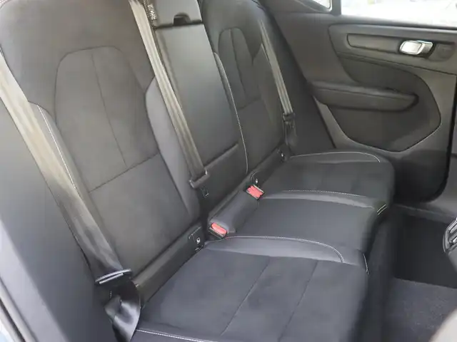 ボルボ ボルボ ＸＣ４０ B4 AWD Rデザイン 宮城県 2021(令3)年 2.8万km グレーⅡ ワンオーナー/純正ナビＴＶ/・フルセグ・ＵＳＢ・ＢＴ/３６０℃カメラ/パーキングアシスト/ハーマンカードンプレミアムサウンド/ハーフレザーシート/・左右パワーシート・Ｄ席メモリー機能付き/シートヒーター/ステアリングヒーター/パワーバックドア/アダプティブクルーズコントロール/インテリセーフ/・シティセーフティ/・レーンキーピングエイド/・ブラインドスポットアシスト/・クロストラフィックアラート/ドライブモードセレクト/社外ドライブレコーダー前後/ダイレクトルーフレール/オートハイビーム/オートブレーキホールド/カラーコード　７２８　サンダーグレーＭ