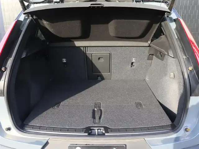 ボルボ ボルボ ＸＣ４０ B4 AWD Rデザイン 宮城県 2021(令3)年 2.8万km グレーⅡ ワンオーナー/純正ナビＴＶ/・フルセグ・ＵＳＢ・ＢＴ/３６０℃カメラ/パーキングアシスト/ハーマンカードンプレミアムサウンド/ハーフレザーシート/・左右パワーシート・Ｄ席メモリー機能付き/シートヒーター/ステアリングヒーター/パワーバックドア/アダプティブクルーズコントロール/インテリセーフ/・シティセーフティ/・レーンキーピングエイド/・ブラインドスポットアシスト/・クロストラフィックアラート/ドライブモードセレクト/社外ドライブレコーダー前後/ダイレクトルーフレール/オートハイビーム/オートブレーキホールド/カラーコード　７２８　サンダーグレーＭ