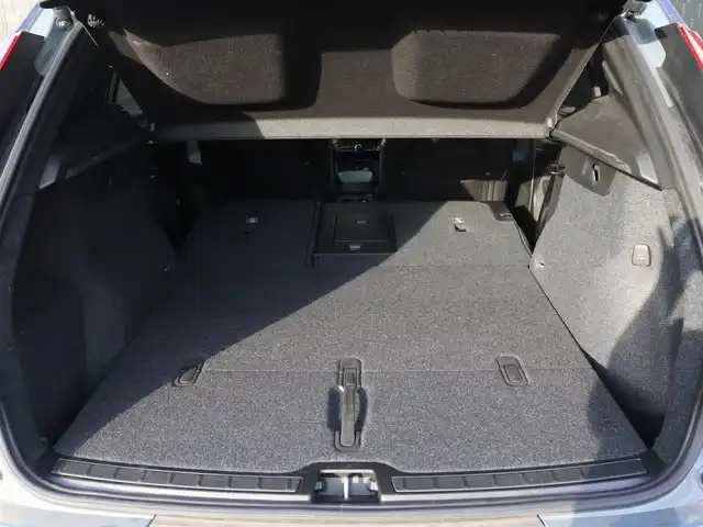 ボルボ ボルボ ＸＣ４０ B4 AWD Rデザイン 宮城県 2021(令3)年 2.8万km グレーⅡ ワンオーナー/純正ナビＴＶ/・フルセグ・ＵＳＢ・ＢＴ/３６０℃カメラ/パーキングアシスト/ハーマンカードンプレミアムサウンド/ハーフレザーシート/・左右パワーシート・Ｄ席メモリー機能付き/シートヒーター/ステアリングヒーター/パワーバックドア/アダプティブクルーズコントロール/インテリセーフ/・シティセーフティ/・レーンキーピングエイド/・ブラインドスポットアシスト/・クロストラフィックアラート/ドライブモードセレクト/社外ドライブレコーダー前後/ダイレクトルーフレール/オートハイビーム/オートブレーキホールド/カラーコード　７２８　サンダーグレーＭ