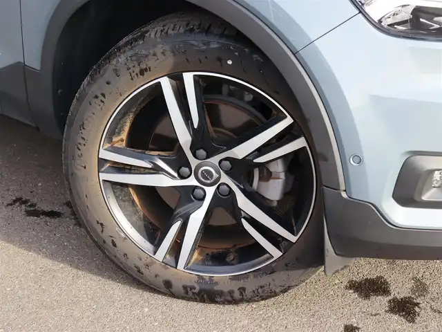 ボルボ ボルボ ＸＣ４０ B4 AWD Rデザイン 宮城県 2021(令3)年 2.8万km グレーⅡ ワンオーナー/純正ナビＴＶ/・フルセグ・ＵＳＢ・ＢＴ/３６０℃カメラ/パーキングアシスト/ハーマンカードンプレミアムサウンド/ハーフレザーシート/・左右パワーシート・Ｄ席メモリー機能付き/シートヒーター/ステアリングヒーター/パワーバックドア/アダプティブクルーズコントロール/インテリセーフ/・シティセーフティ/・レーンキーピングエイド/・ブラインドスポットアシスト/・クロストラフィックアラート/ドライブモードセレクト/社外ドライブレコーダー前後/ダイレクトルーフレール/オートハイビーム/オートブレーキホールド/カラーコード　７２８　サンダーグレーＭ