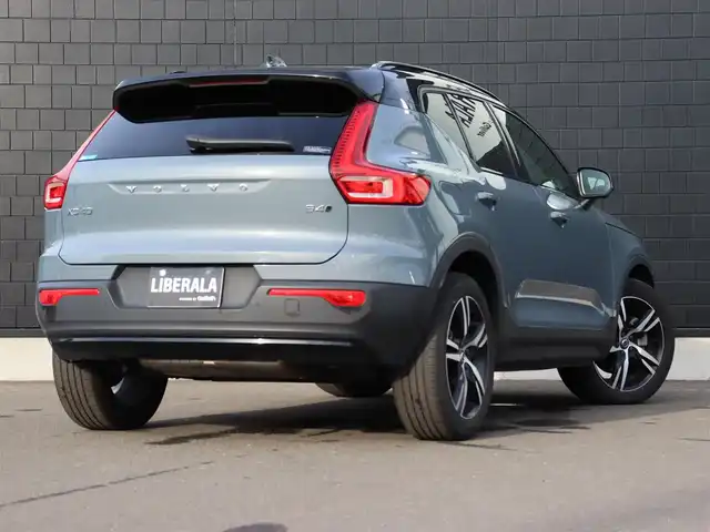 ボルボ ボルボ ＸＣ４０ B4 AWD Rデザイン 宮城県 2021(令3)年 2.8万km グレーⅡ ワンオーナー/純正ナビＴＶ/・フルセグ・ＵＳＢ・ＢＴ/３６０℃カメラ/パーキングアシスト/ハーマンカードンプレミアムサウンド/ハーフレザーシート/・左右パワーシート・Ｄ席メモリー機能付き/シートヒーター/ステアリングヒーター/パワーバックドア/アダプティブクルーズコントロール/インテリセーフ/・シティセーフティ/・レーンキーピングエイド/・ブラインドスポットアシスト/・クロストラフィックアラート/ドライブモードセレクト/社外ドライブレコーダー前後/ダイレクトルーフレール/オートハイビーム/オートブレーキホールド/カラーコード　７２８　サンダーグレーＭ