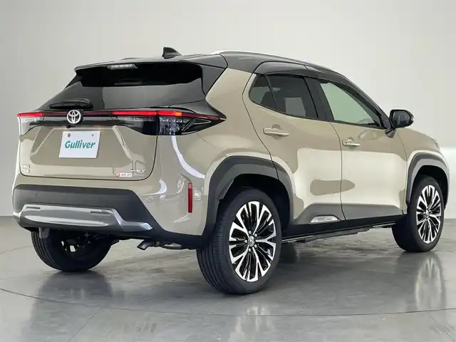 トヨタ ヤリスクロス ハイブリッド Z アドベンチャー 愛知県 2025(令7)年 0.2万km ブラックマイカ/ベージュ 2トーン 純正８型ＤＡナビ　全方位カメラ　禁煙車　フルセグＴＶ　電動リヤゲート　ステアリングヒーター　セーフティセンス　衝突軽減　追従クルコン　オートハイビーム　ＬＥＤライト　ＥＴＣ　純正ドラレコ　シートヒータ/ワンオーナー/純正メーカーナビ（TV/BT/AM/FM)/レーダークルーズコントロール/コーナーセンサー/パワーバックドア/パノラミックビューモニター/バックカメラ/フロントカメラ/サイドカメラ/パワーシート/シートヒーター/ステアリングヒーター/ルーフレール/ビルトインETC/ブレーキホールド/ドライブモード（ECO・ノーマル・Power）/LEDヘッドライト/オートハイビーム/オートライト/ウインカーミラー/純正アルミホイール/オートエアコン/プッシュスタートボタン/ドアバイザー/スマートキー/横滑り防止装置/盗難防止装置/衝突被害軽減システム