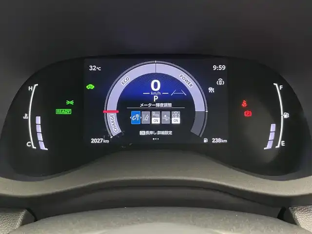 トヨタ ヤリスクロス ハイブリッド Z アドベンチャー 愛知県 2025(令7)年 0.2万km ブラックマイカ/ベージュ 2トーン 純正８型ＤＡナビ　全方位カメラ　禁煙車　フルセグＴＶ　電動リヤゲート　ステアリングヒーター　セーフティセンス　衝突軽減　追従クルコン　オートハイビーム　ＬＥＤライト　ＥＴＣ　純正ドラレコ　シートヒータ/ワンオーナー/純正メーカーナビ（TV/BT/AM/FM)/レーダークルーズコントロール/コーナーセンサー/パワーバックドア/パノラミックビューモニター/バックカメラ/フロントカメラ/サイドカメラ/パワーシート/シートヒーター/ステアリングヒーター/ルーフレール/ビルトインETC/ブレーキホールド/ドライブモード（ECO・ノーマル・Power）/LEDヘッドライト/オートハイビーム/オートライト/ウインカーミラー/純正アルミホイール/オートエアコン/プッシュスタートボタン/ドアバイザー/スマートキー/横滑り防止装置/盗難防止装置/衝突被害軽減システム