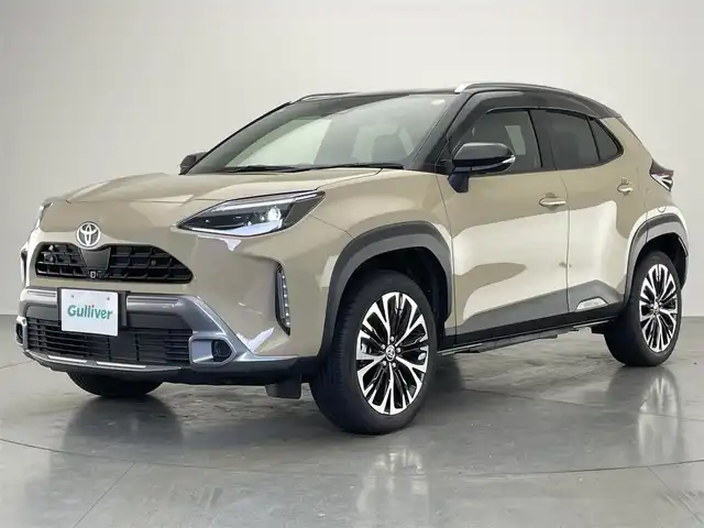 トヨタ ヤリスクロス ハイブリッド Z アドベンチャー 愛知県 2025(令7)年 0.2万km ブラックマイカ/ベージュ 2トーン 純正８型ＤＡナビ　全方位カメラ　禁煙車　フルセグＴＶ　電動リヤゲート　ステアリングヒーター　セーフティセンス　衝突軽減　追従クルコン　オートハイビーム　ＬＥＤライト　ＥＴＣ　純正ドラレコ　シートヒータ/ワンオーナー/純正メーカーナビ（TV/BT/AM/FM)/レーダークルーズコントロール/コーナーセンサー/パワーバックドア/パノラミックビューモニター/バックカメラ/フロントカメラ/サイドカメラ/パワーシート/シートヒーター/ステアリングヒーター/ルーフレール/ビルトインETC/ブレーキホールド/ドライブモード（ECO・ノーマル・Power）/LEDヘッドライト/オートハイビーム/オートライト/ウインカーミラー/純正アルミホイール/オートエアコン/プッシュスタートボタン/ドアバイザー/スマートキー/横滑り防止装置/盗難防止装置/衝突被害軽減システム