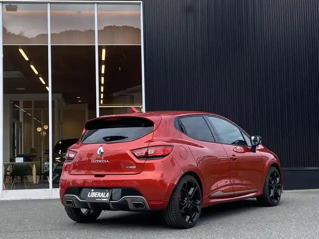 ルノー ルーテシア ルノー スポール シャシーカップ 福岡県 2014(平26)年 6.4万km 赤 社外ナビ/（BT/CD/DVD/フルセグ）/バックカメラ/ETC/パドルシフト/HIDヘッドライト/オートライト/プッシュスタート/スマートキー