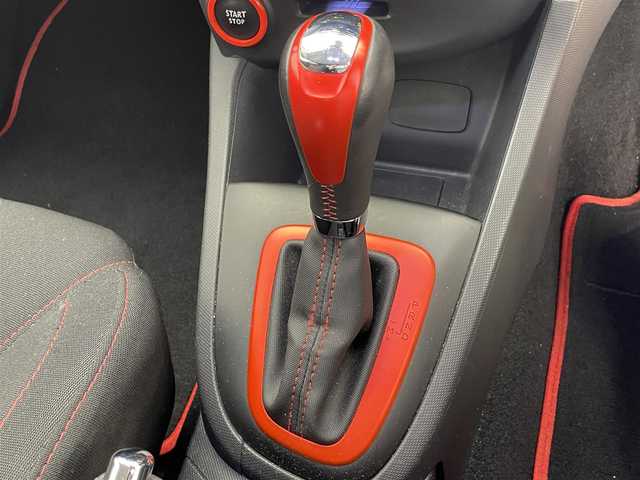 ルノー ルーテシア ルノー スポール シャシーカップ 福岡県 2014(平26)年 6.4万km 赤 社外ナビ/（BT/CD/DVD/フルセグ）/バックカメラ/ETC/パドルシフト/HIDヘッドライト/オートライト/プッシュスタート/スマートキー