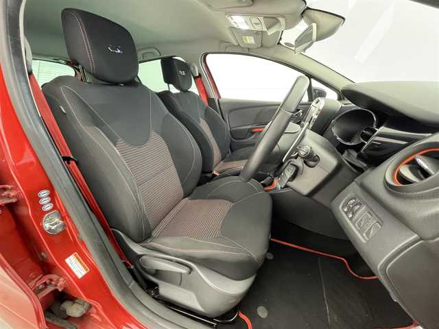 ルノー ルーテシア ルノー スポール シャシーカップ 福岡県 2014(平26)年 6.4万km 赤 社外ナビ/（BT/CD/DVD/フルセグ）/バックカメラ/ETC/パドルシフト/HIDヘッドライト/オートライト/プッシュスタート/スマートキー