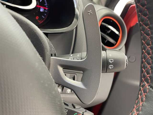 ルノー ルーテシア ルノー スポール シャシーカップ 福岡県 2014(平26)年 6.4万km 赤 社外ナビ/（BT/CD/DVD/フルセグ）/バックカメラ/ETC/パドルシフト/HIDヘッドライト/オートライト/プッシュスタート/スマートキー