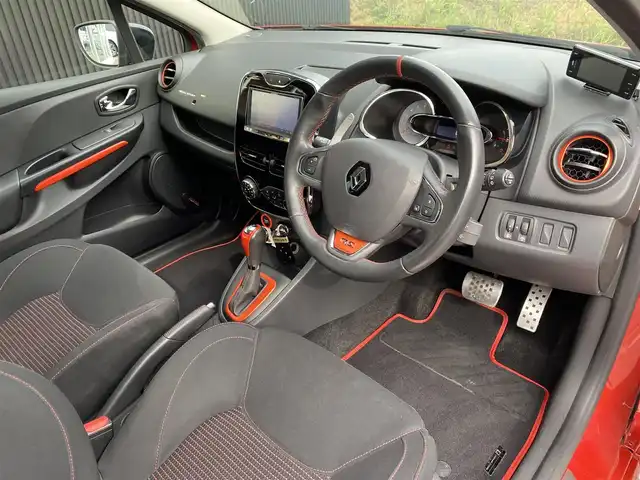 ルノー ルーテシア ルノー スポール シャシーカップ 福岡県 2014(平26)年 6.4万km 赤 社外ナビ/（BT/CD/DVD/フルセグ）/バックカメラ/ETC/パドルシフト/HIDヘッドライト/オートライト/プッシュスタート/スマートキー