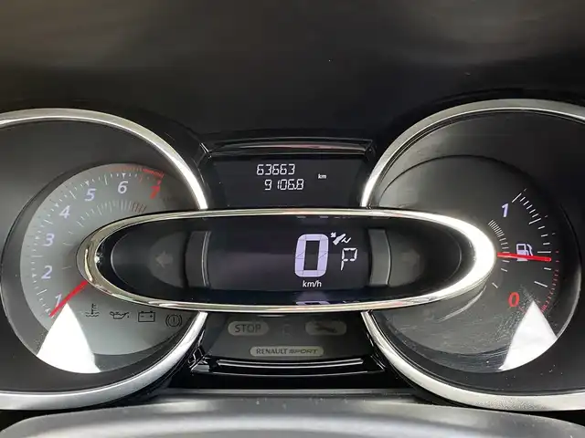 ルノー ルーテシア ルノー スポール シャシーカップ 福岡県 2014(平26)年 6.4万km 赤 社外ナビ/（BT/CD/DVD/フルセグ）/バックカメラ/ETC/パドルシフト/HIDヘッドライト/オートライト/プッシュスタート/スマートキー