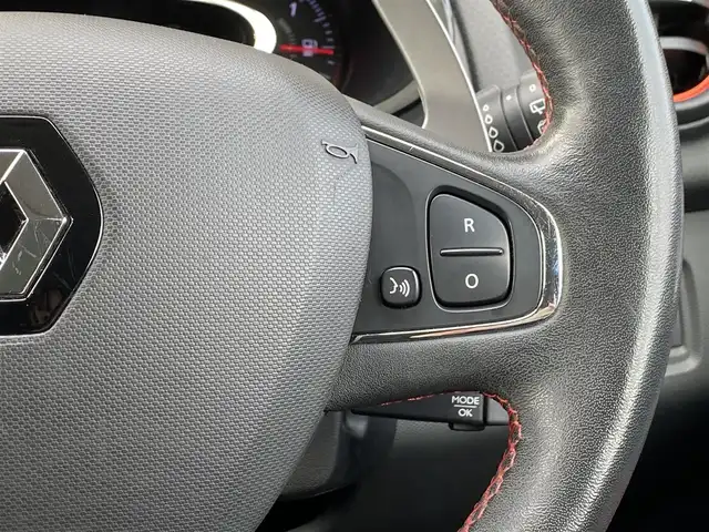 ルノー ルーテシア ルノー スポール シャシーカップ 福岡県 2014(平26)年 6.4万km 赤 社外ナビ/（BT/CD/DVD/フルセグ）/バックカメラ/ETC/パドルシフト/HIDヘッドライト/オートライト/プッシュスタート/スマートキー