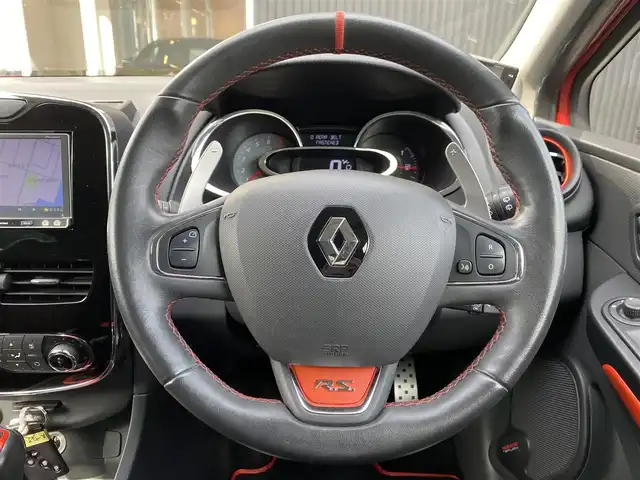 ルノー ルーテシア ルノー スポール シャシーカップ 福岡県 2014(平26)年 6.4万km 赤 社外ナビ/（BT/CD/DVD/フルセグ）/バックカメラ/ETC/パドルシフト/HIDヘッドライト/オートライト/プッシュスタート/スマートキー