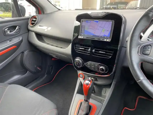 ルノー ルーテシア ルノー スポール シャシーカップ 福岡県 2014(平26)年 6.4万km 赤 社外ナビ/（BT/CD/DVD/フルセグ）/バックカメラ/ETC/パドルシフト/HIDヘッドライト/オートライト/プッシュスタート/スマートキー