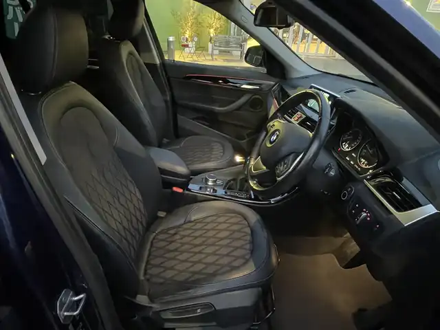 ＢＭＷ Ｘ１ 埼玉県 2016(平28)年 5万km 紺 インテリジェントセーフティ/ハーフレザーシート/純正ナビ/バックカメラ/パワーバックドア/LEDヘッドライト/純正18インチアルミ/PDC/ETC/プッシュスタート/スマートキー/保証書付整備手帳/取扱説明書