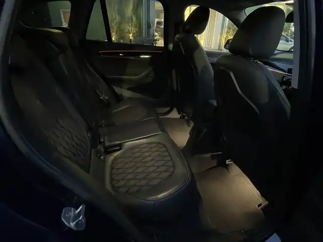 ＢＭＷ Ｘ１ 埼玉県 2016(平28)年 5万km 紺 インテリジェントセーフティ/ハーフレザーシート/純正ナビ/バックカメラ/パワーバックドア/LEDヘッドライト/純正18インチアルミ/PDC/ETC/プッシュスタート/スマートキー/保証書付整備手帳/取扱説明書