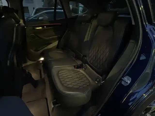 ＢＭＷ Ｘ１ 埼玉県 2016(平28)年 5万km 紺 インテリジェントセーフティ/ハーフレザーシート/純正ナビ/バックカメラ/パワーバックドア/LEDヘッドライト/純正18インチアルミ/PDC/ETC/プッシュスタート/スマートキー/保証書付整備手帳/取扱説明書