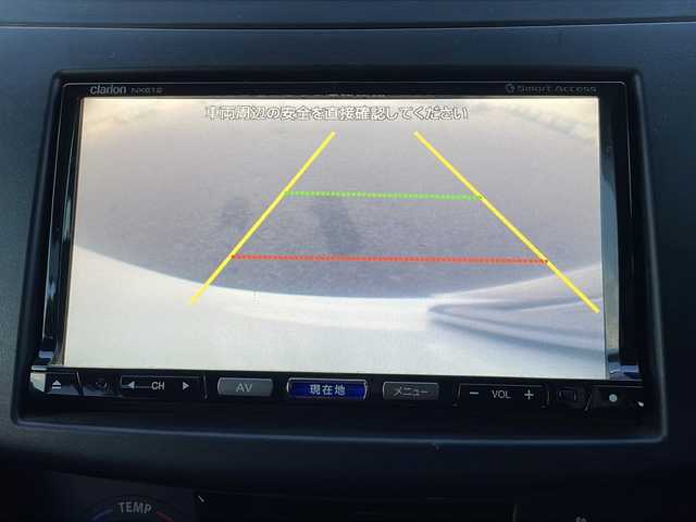 スズキ スイフト XG 富山県 2013(平25)年 5.9万km スノーホワイトパール 禁煙車/社外ＳＤナビ/バックカメラ/フルセグＴＶ/CD・DVD/純正フロアマット/ハロゲンヘッドライト/スマートキー/プッシュスタート/盗難防止装置/横滑り防止装置/電動格納ミラー/パワーウィンドウ