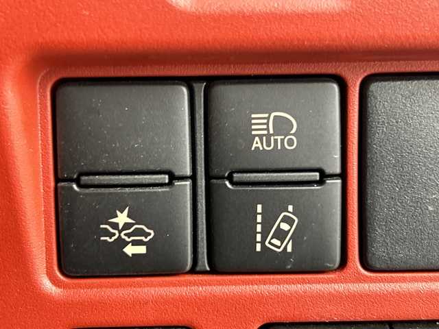 トヨタ ヴォクシー ZS 愛知県 2017(平29)年 4.6万km ブラック 禁煙車/純正9インチナビ/（CD/DVD/Bluetooth/フルセグTV）/バックカメラ/フリップダウンモニター/トヨタセーフティセンス/・プリクラッシュセーフティ/・オートマチックハイビーム/・レーンキープアシスト/クルーズコントロール/ETC/両側パワースライドドア/アイドリングストップ/純正16インチアルミホイール/スマートキー/スペアキー1本/プッシュスタート/LEDヘッドライト/フロントフォグランプ/純正フロアマット/電動格納ミラー/横滑り防止装置