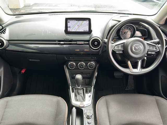 マツダ マツダ２ 15S プロアクティブ 広島県 2019(令1)年 7.3万km ソウルレッドクリスタルM 禁煙車/ＣＤ／ＤＶＤプレーヤー/地上デジタルＴＶチューナー（フルセグ）/シャークフィンアンテナ（ラジオ用）/３６０°ビュー・モニター/フロントパーキングセンサー（センター／コーナー）/自動防眩ルームミラー/セーフティクルーズパッケージ/・スマート・ブレーキ・サポート/・レーンキープ・アシスト・システム/・アダプティブ・ＬＥＤ・ヘッドライト＋ヘッドランプユニット内シグネクチャーＬＥＤランプ/・ステアリングスイッチパネル加飾（サテンクロームメッキ）/・マツダ・レーダー・クルーズ・コントロール［全車速追従機能付］/SBS/SCBS /交通標識認識/HUD/BSM/マツダコネクトナビ/・Bluetooth/USB/AUX/ステアリングスイッチ/オートライト/ドアバイザー/ETC