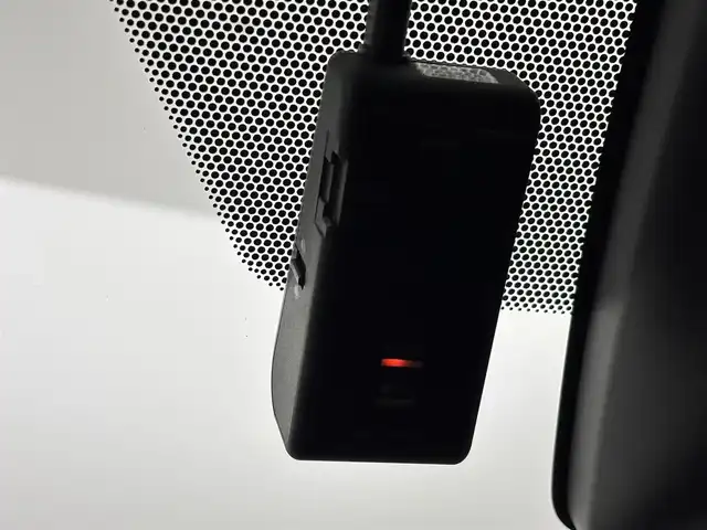 トヨタ ヴォクシー ハイブリッド ZS 煌Ⅲ 福岡県 2021(令3)年 5.6万km ブラック 純正１０インチナビ／フルセグＴＶ／ＢＴ　/両側パワースライドドア　/ＥＴＣ　/ドライブレコーダー　/バックカメラ　/クルーズコントロール　/衝突被害軽減システム　/レーンキープ　/コーナーセンサー　/シートヒーター