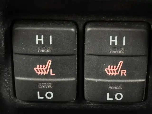 トヨタ ヴォクシー ハイブリッド ZS 煌Ⅲ 福岡県 2021(令3)年 5.6万km ブラック 純正１０インチナビ／フルセグＴＶ／ＢＴ　/両側パワースライドドア　/ＥＴＣ　/ドライブレコーダー　/バックカメラ　/クルーズコントロール　/衝突被害軽減システム　/レーンキープ　/コーナーセンサー　/シートヒーター