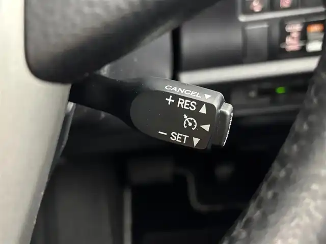 トヨタ ヴォクシー ハイブリッド ZS 煌Ⅲ 福岡県 2021(令3)年 5.6万km ブラック 純正１０インチナビ／フルセグＴＶ／ＢＴ　/両側パワースライドドア　/ＥＴＣ　/ドライブレコーダー　/バックカメラ　/クルーズコントロール　/衝突被害軽減システム　/レーンキープ　/コーナーセンサー　/シートヒーター