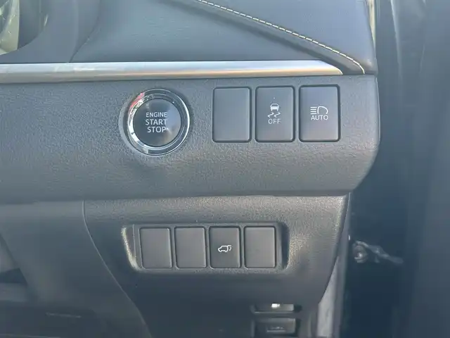 トヨタ ハリアー プレミアム 兵庫県 2015(平27)年 13.1万km ブラック 純正メモリーナビ(NSZN-W64T)/フルセグTV/CD/DVD/Bluetooth/FM/AM/バックカメラ/ビルトインETC/前後ドライブレコーダー(ZDR-015)/レーンディパーチャーアラート/オートマチックハイビーム/クルーズコントロール/ステアリングスイッチ/パワーバックドア/ハーフレザーシート/LEDヘッドライト/フォグランプ/オートライト/電格ミラー/MTモード付きAT/D席パワーシート/プッシュスタート/アイドリングストップ/横滑り防止装置/純正フロアマット/スペアキー1本/新車時保証書/取扱説明書