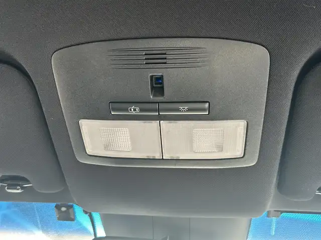 トヨタ ハリアー プレミアム 兵庫県 2015(平27)年 13.1万km ブラック 純正メモリーナビ(NSZN-W64T)/フルセグTV/CD/DVD/Bluetooth/FM/AM/バックカメラ/ビルトインETC/前後ドライブレコーダー(ZDR-015)/レーンディパーチャーアラート/オートマチックハイビーム/クルーズコントロール/ステアリングスイッチ/パワーバックドア/ハーフレザーシート/LEDヘッドライト/フォグランプ/オートライト/電格ミラー/MTモード付きAT/D席パワーシート/プッシュスタート/アイドリングストップ/横滑り防止装置/純正フロアマット/スペアキー1本/新車時保証書/取扱説明書